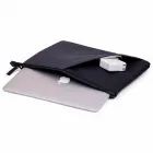 Pasta para Notebook 14 Polegadas com bolso externo. Produzido em poliéster com detalhes emborrachado, possui interior acolchoado com bolso de couro sintético.