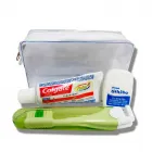 Kit higiene pessoal com pasta de dente, escova e fio dental