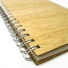 Mini caderno de madeira