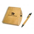 Caderno de madeira com caneta