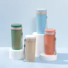 Copo de plásticos em várias cores