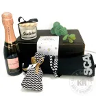 Kit com Chandon, Vela e outros itens