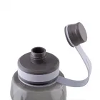 Garrafa plástica com capacidade 1.500ml