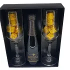Kit natalino com espumante, 2 taças e bombons