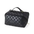 Nécessaire com zíper e sintético quadriculado