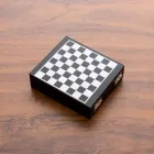 Kit Vinho Xadrez 4 peças em estojo de madeira