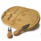 Kit queijo 3 peças, contém: tábua de bambu canaleta, faca com ponta, garfo e espátula gravada