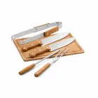 Kit churrasco Personalizado com tábua em bambu e 5 peças