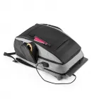 Mochila com bolsos e entrada para USB