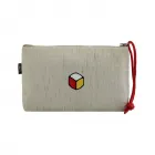 Produzida em poliéster