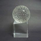 Cristal Personalizado com gravação a laser interna tridimensional. Modelo: Bola de golfe.