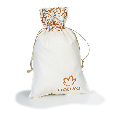 Embalagem em algodão cru com cordão.