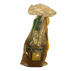 Embalagem personalizada em juta, com a frente em PVC e as costas com juta forra com TNT. Pode-se alterar cor, material e tamanho.