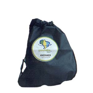 Mochila personalizada em TNT. Pode-se alterar cor, material e tamanho.