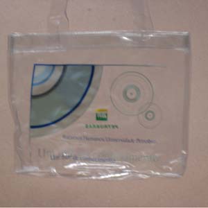 Sacola de praia personalizada em PVC com alça de silicone. Pode-se alterar cor, material e tamanho.