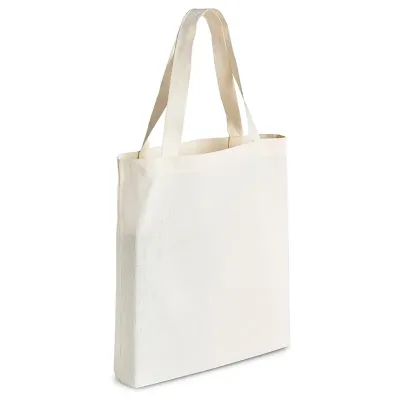 Sacola de algodão com alças costuradas na parte interna.