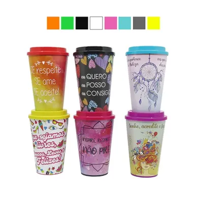 Copos com tampa: várias cores