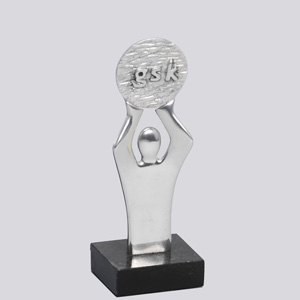 Troféu Personalizado - Modelo “Oscar com medalha“.