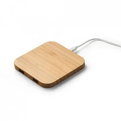 Carregador wireless em bambu com função hub
