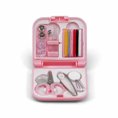 Kit de costura fornecido em estojo