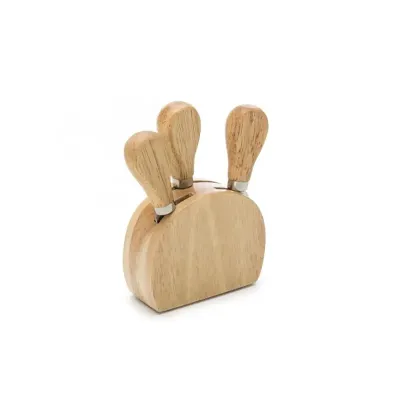 Kit queijo com três peças e base de madeira