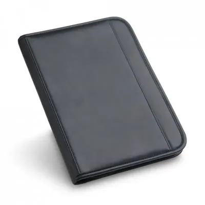 Pasta A4 em sintético, com bolso frontal e fecho