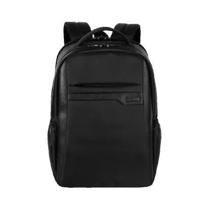 Mochila preta em poliéster