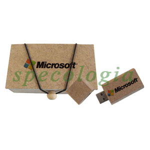 Pen drive ecológico em madeira com gravação personalizável.