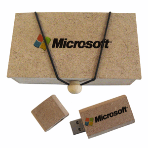 Pen drive ecológico em madeira MDF com gravação personalizável.