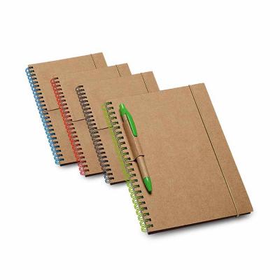 Caderno reciclado com várias cores