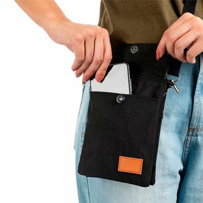 Mini bolsa transversal de nylon - como usar
