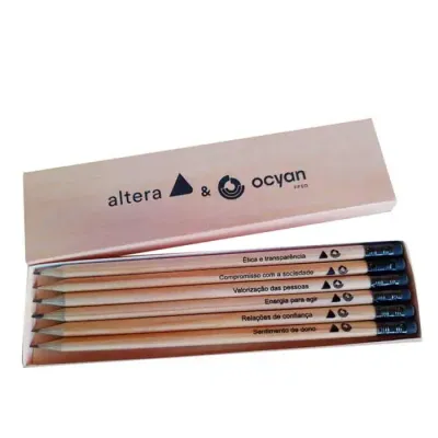 Kit 6 Lápis com Borracha acompanha embalagem de papel cartão 250g