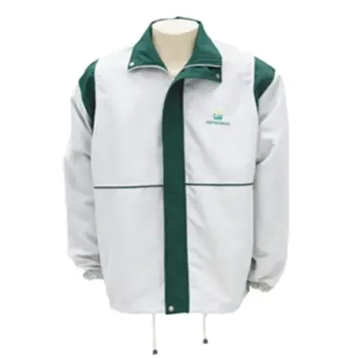 Jaqueta ou agasalho com gravação personalizada.