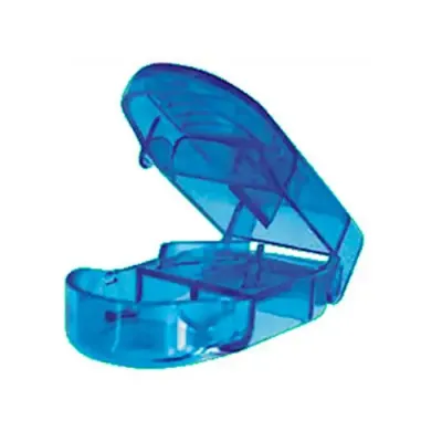 Corta-comprimidos na cor azul