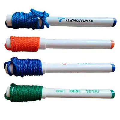 Caneta com cordão em várias cores