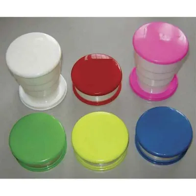 Copo sanfona em material plastico.