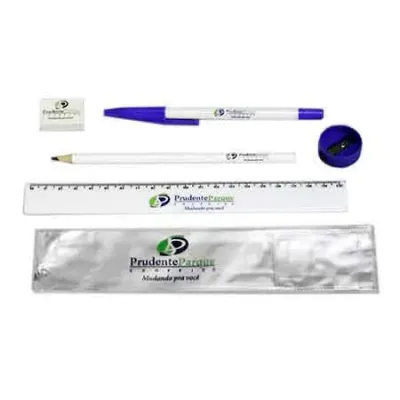 Kit escolar no envelope plástico.