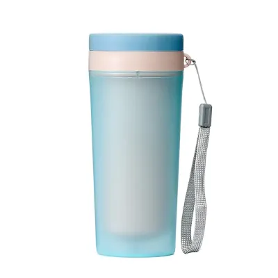 Copo de plástico azul