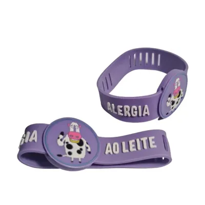 Pulseira emborrachada em relevo