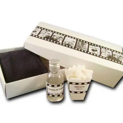 Kit espuma de banho e toalha com aroma de pipoca