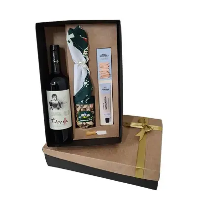 Kit Vinho com Queijo Gourmet 