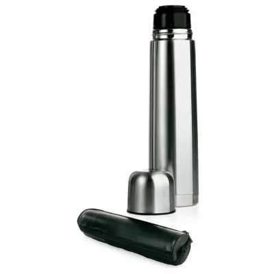 Garrafa térmica em aço inox. Acompanha embalagem com alça