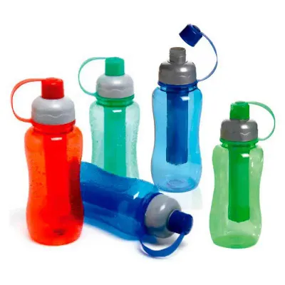 Squeeze Ice Bar. Parte interna removível para resfriamento. Capacidade 600 ml