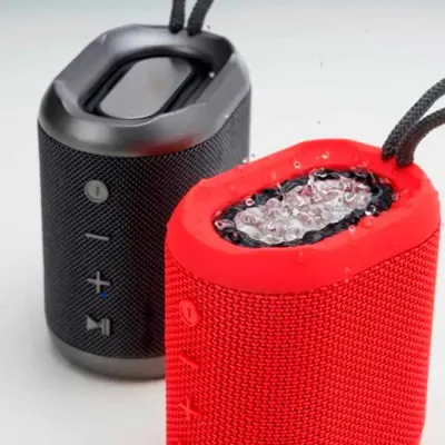 Caixa de Som Multimídia resistente a água - preto e vermelho