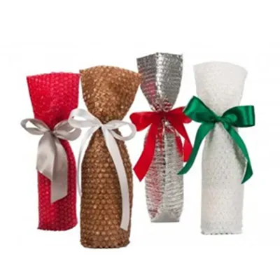 Embalagens para vinho com laço de cetim.