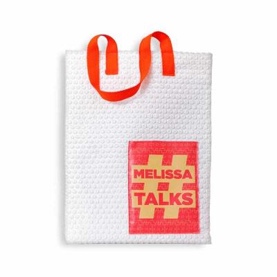 Sacola para eventos feita em plástico bolha, personalizada para Melissa