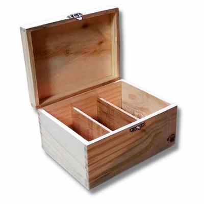 Caixa de madeira básica com divisórias - aberta