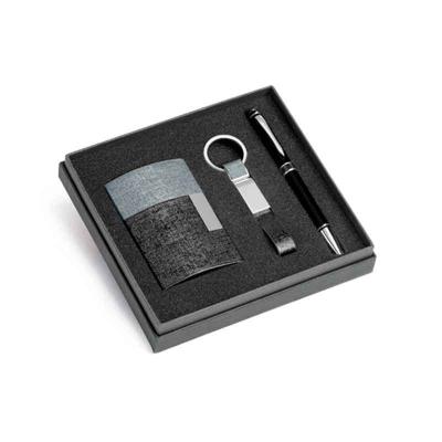 Pratic Brindes - Kit de porta cartões, chaveiro e Esferográfica em metal com ponteira touch. Em caixa almofadada. | Caixa: 174 x 163 x 34 mm Personalizado a Laser em t...