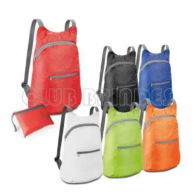 Mochila dobrável com bolso frontal. Fornecida desdobrada. Gravação da logomarca em 1 cor já inclu...