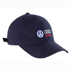 Boné personalizado em brim leve.